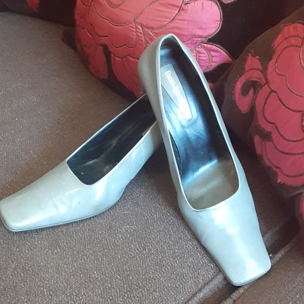 Shoe